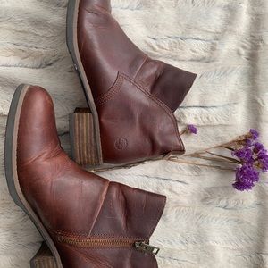 Timberland/ Ortholite grip stick booties, dark brown, rich in red. Size 8